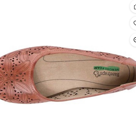 Baretraps Mariah Women's Floral Cutout Ballet Flats Sz 9.5W nwob - Picture 2 of 6